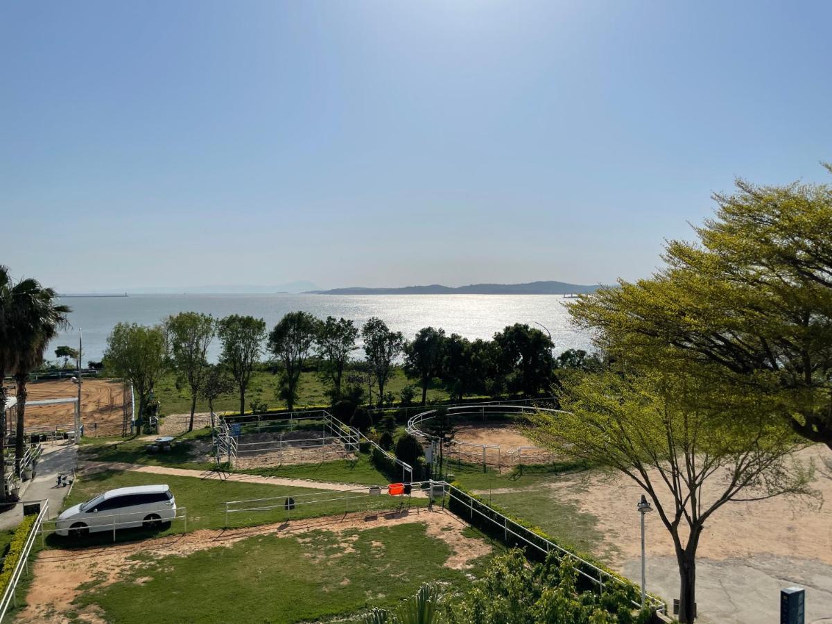Breeze And Waves Hostel Csinning Kültér fotó